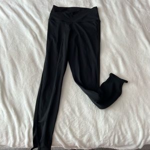 NIKE 7/8 leggings with ankle cutout design and cross waistband size S